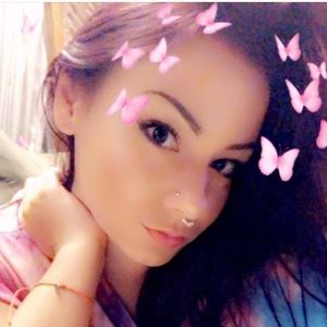 Meet your Posher, Tia